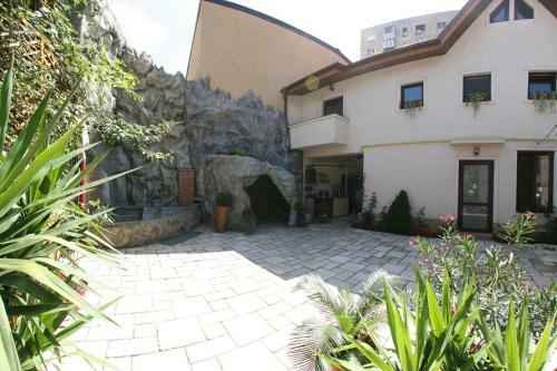 City Garden Hotel