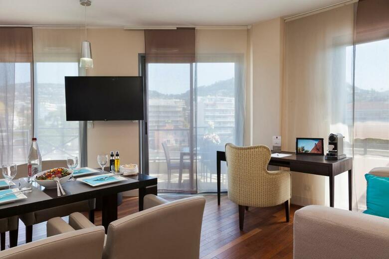 Hotel Neh� Suites Cannes Croisette