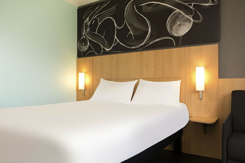 Hotel Ibis 3 Lacs Neuch�tel