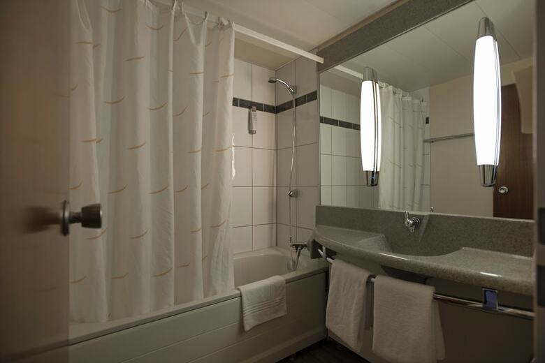 Hotel Ibis 3 Lacs Neuch�tel