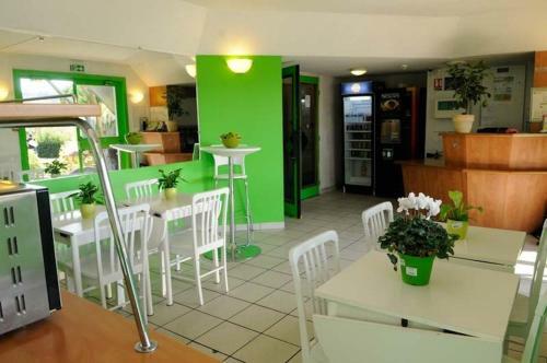 Lemon Hotel
