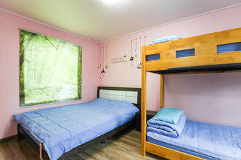 Hostal Lefthander Guesthouse