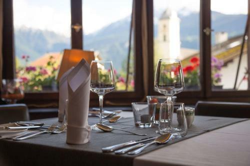 Bellaval Hotel & Restaurant