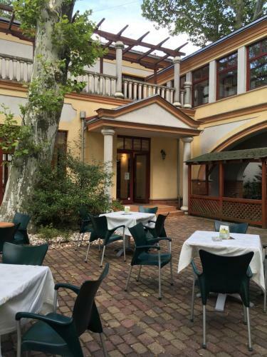 Anna-m�ria Villa Hotel