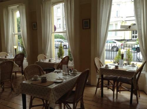 Hostal Citadel House Hotel