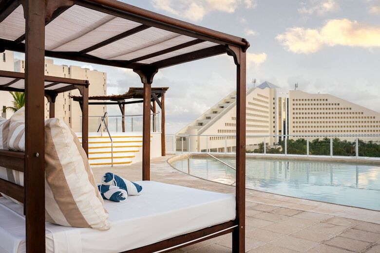 Hotel Seadust Cancun Family Resort