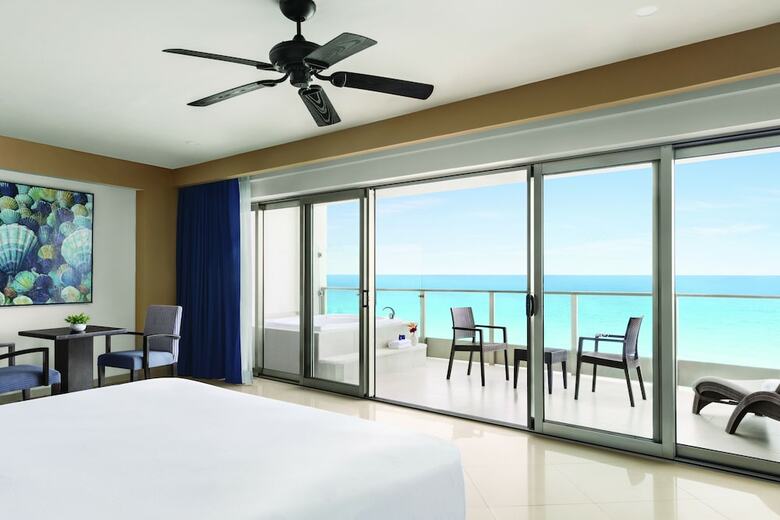 Hotel Seadust Cancun Family Resort