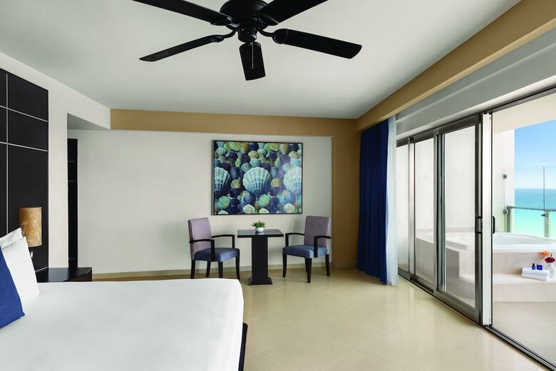 Hotel Seadust Cancun Family Resort