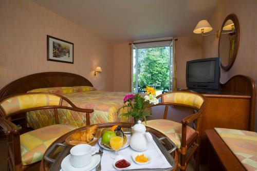 Hotel Logis H�tel Du Pont Neuf