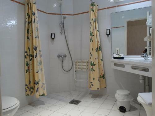 Hotel Logis H�tel Du Pont Neuf