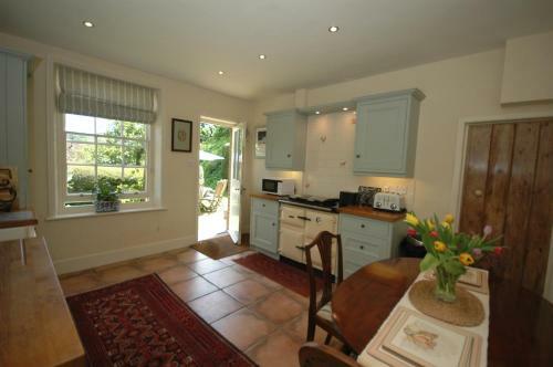 Warre Cottage