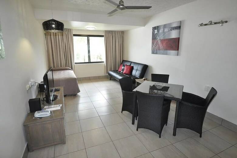 Hotel Rosslyn Bay Resort