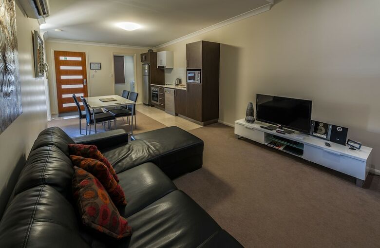 Hotel Rosslyn Bay Resort