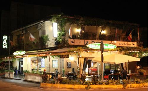 Hostal Eurotravel Bed And Car