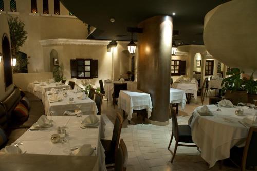 Al Rawasi Hotel Suites