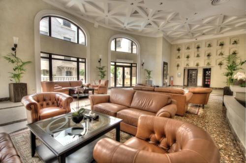 Al Rawasi Hotel Suites