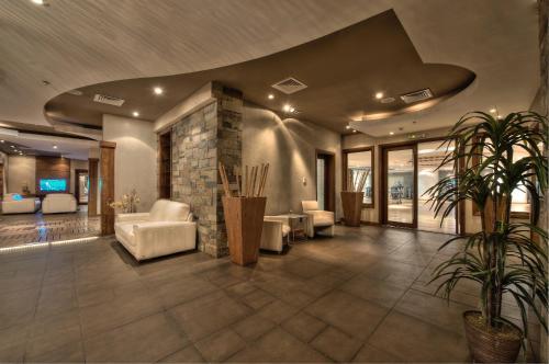 Al Rawasi Hotel Suites