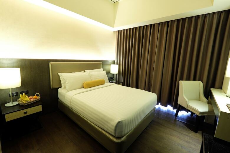 Hotel Home Crest Residences