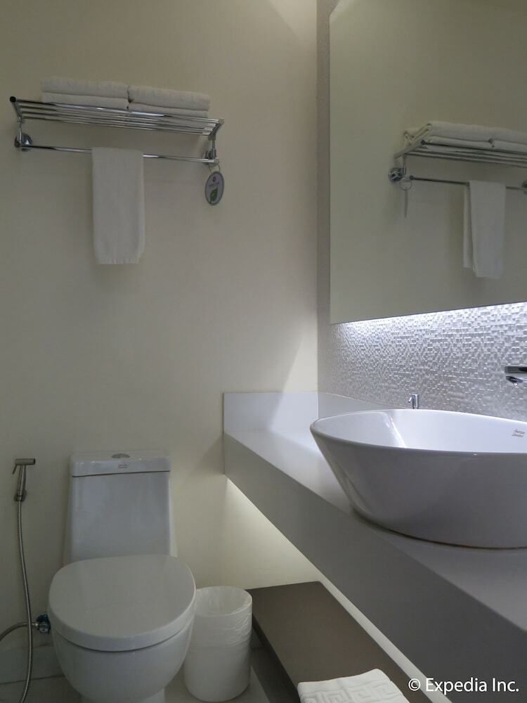 Hotel Home Crest Residences