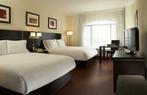 Hotel Holiday Inn Express Montreal Airport