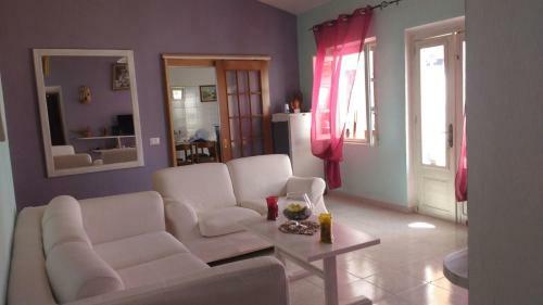 Bed & Breakfast Free Zone