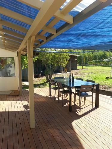 Judge Rock Exclusive Vineyard Cottage Accommodation
