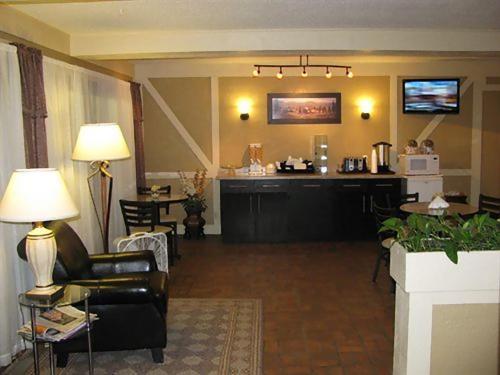 Hotel The Executive Inn