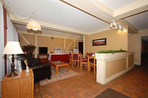 Hotel The Executive Inn
