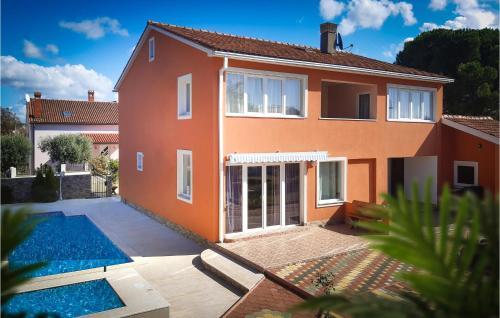 Holiday Home Valbandon Lavanda