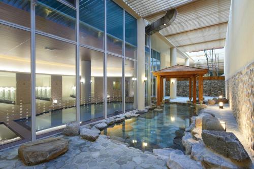 Hotel Hanwha Resort Sanjeong Lake