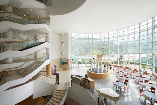 Hotel Hanwha Resort Sanjeong Lake