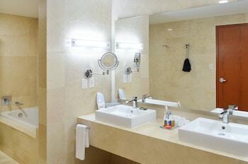 Radisson Poliforum Plaza Hotel Leon