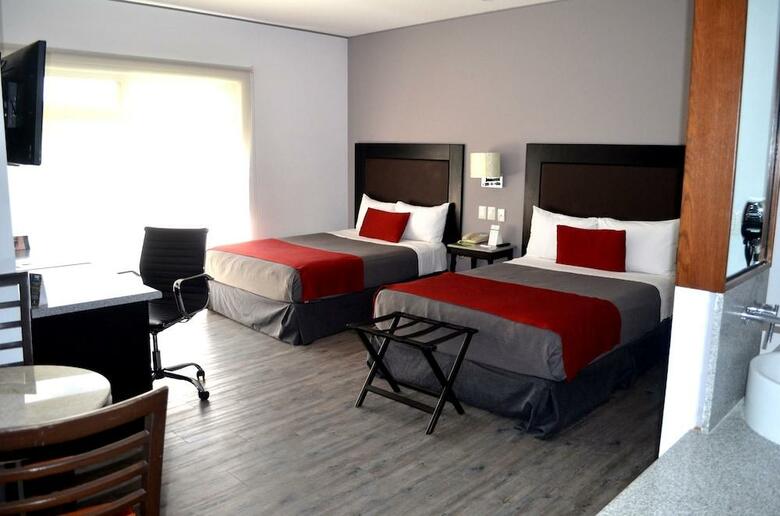 Plaza Camelinas Hotel