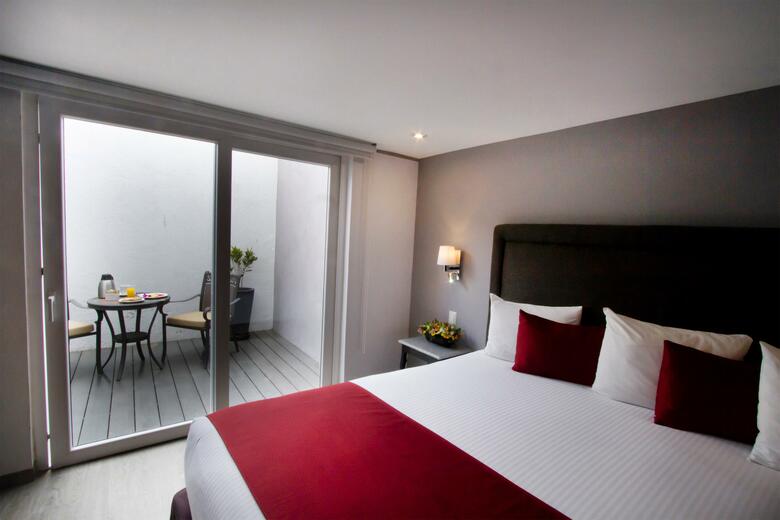 Plaza Camelinas Hotel