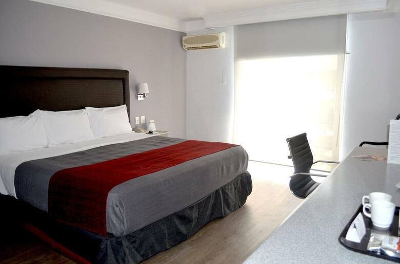 Plaza Camelinas Hotel