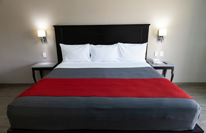 Plaza Camelinas Hotel
