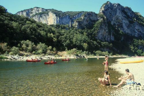 Camp Des Gorges Les Trois Eaux