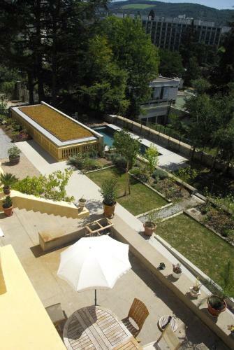 Hostal Villa Roassieux