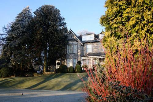 Clare House Hotel