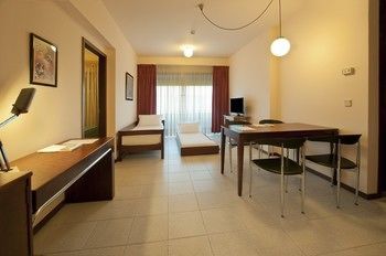 Horus Apartments