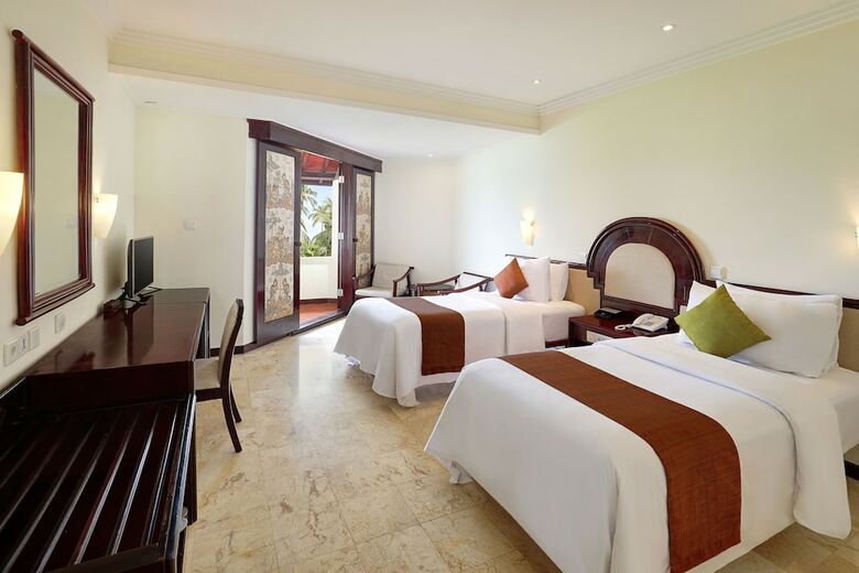 Hotel Discovery Kartika Plaza