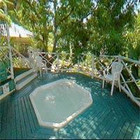 Hotel Doctors Cave Beach
