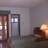 Hotel Toby's Resort