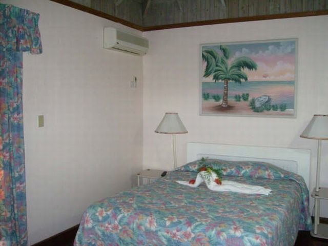 Hotel Shields Negril Villas