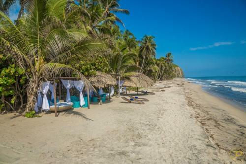 Playa La Roca Ecohotel