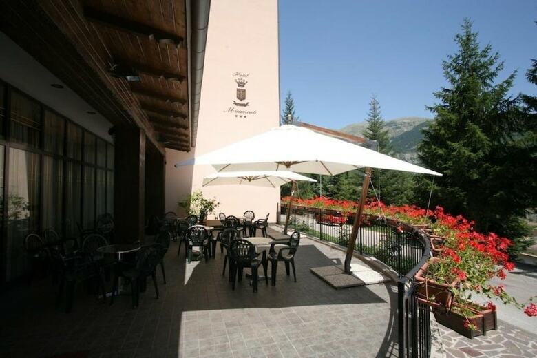 Hotel Albergo Miramonti