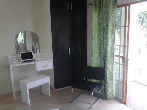Bed & Breakfast Sir Nico Guesthouse And Resort