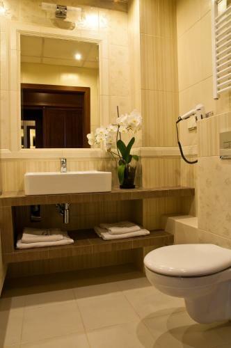 Hotel Dw�r Kresowy