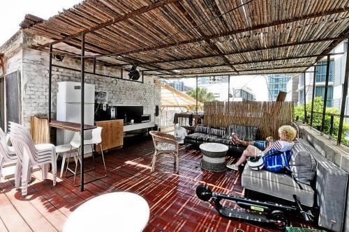 Eclectic Aparthotel