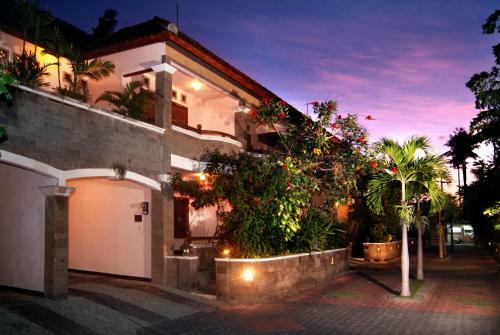Hostal Taman Ayu 212